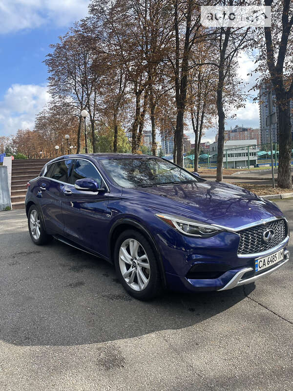 Infiniti Qx30 (2017)