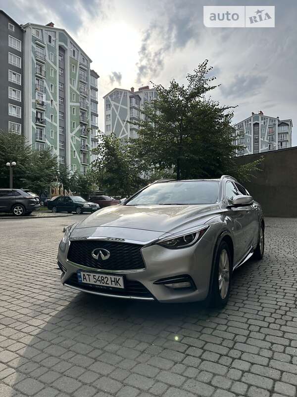 Infiniti Qx30 (2016)