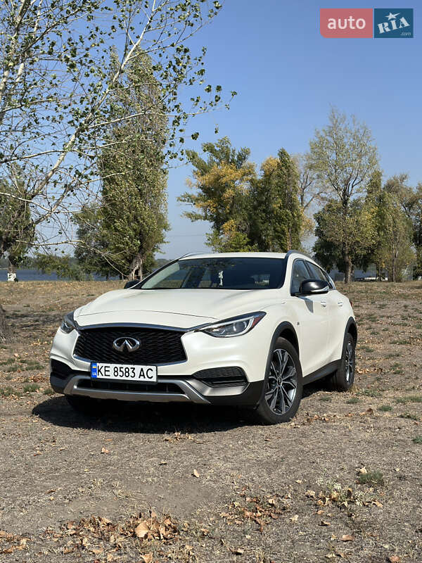 Infiniti Qx30 (2017)