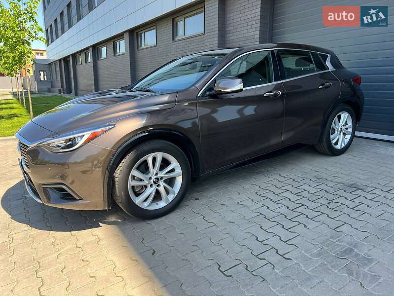 Infiniti Qx30 (2017)