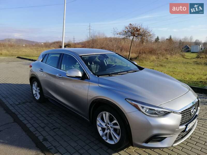 Infiniti Qx30 (2017)