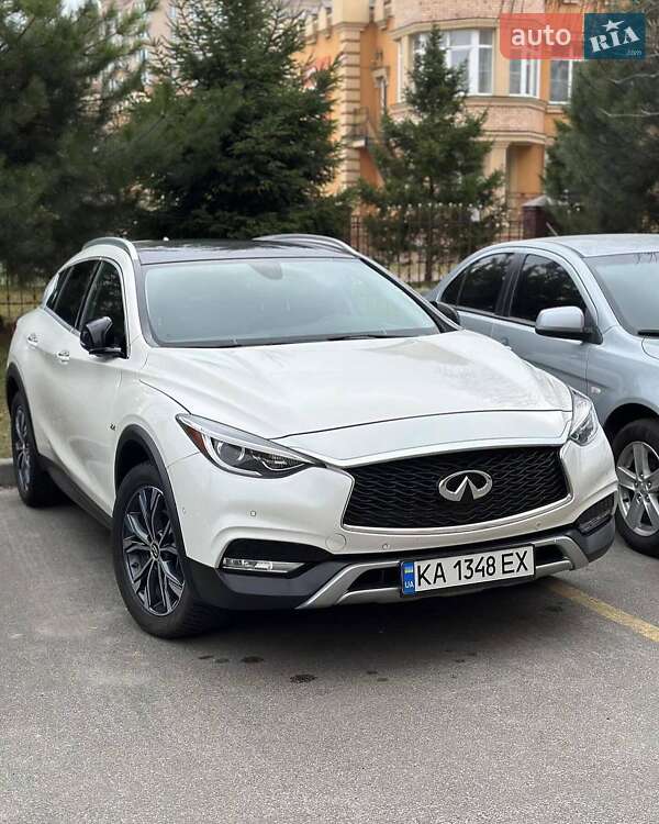 Infiniti Qx30 (2017)