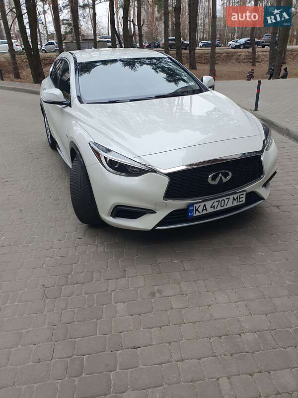 Infiniti Qx30 (2017)