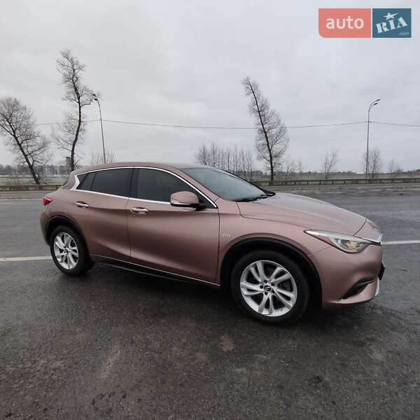 Infiniti Qx30 (2017)