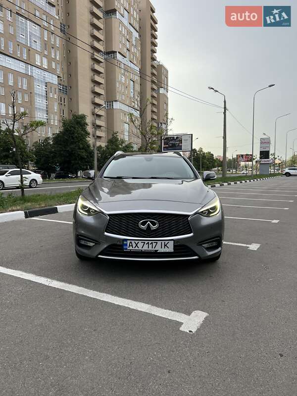Infiniti Qx30 (2016)