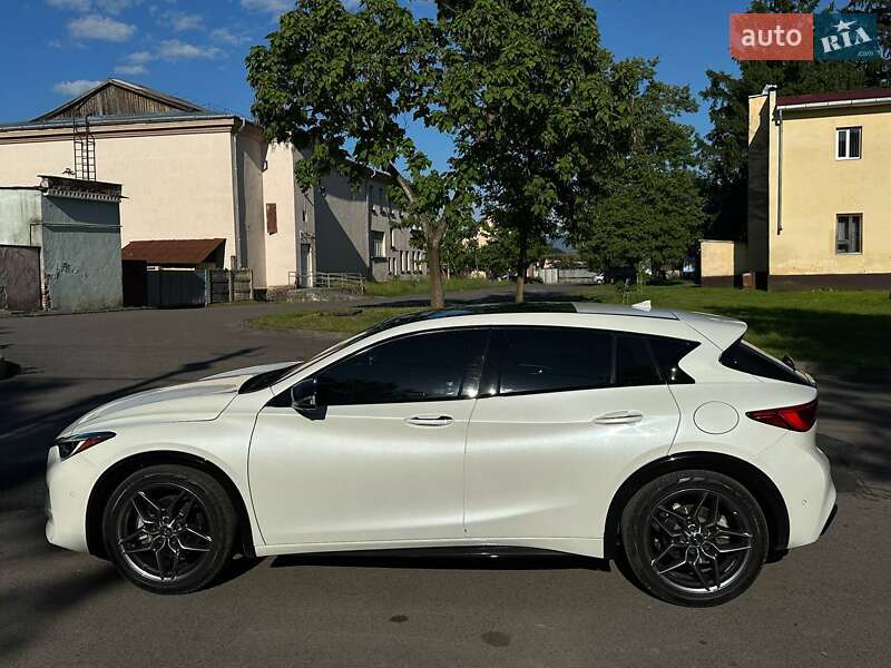 Infiniti Qx30 (2017)