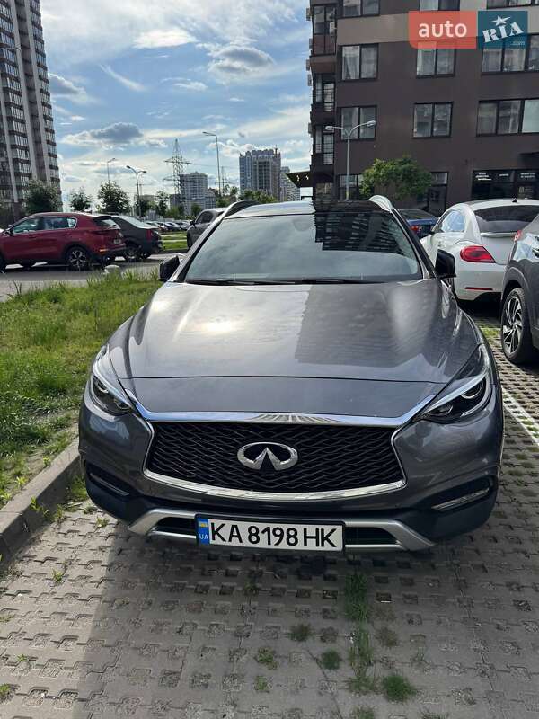 Infiniti Qx30 (2016)