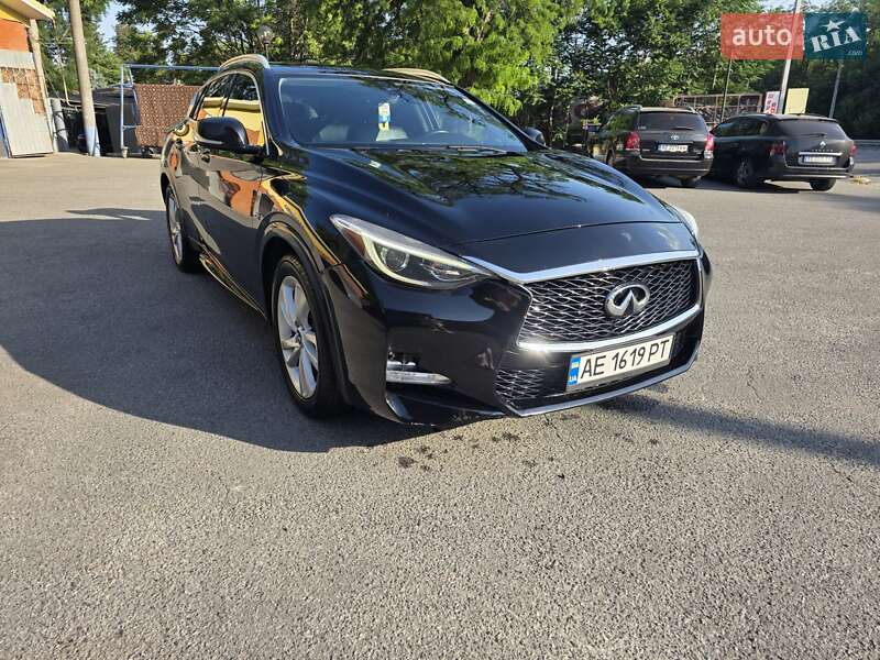 Infiniti Qx30 (2017)