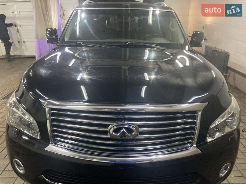 Infiniti Qx56 (2010)