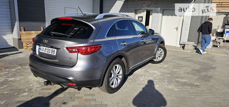 Infiniti Qx70 (2016)
