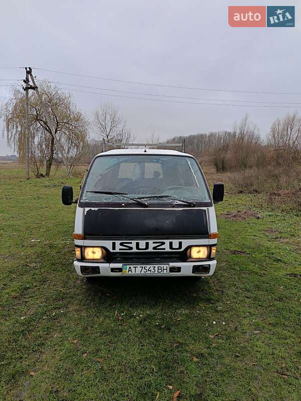 Isuzu Midi . (1993)