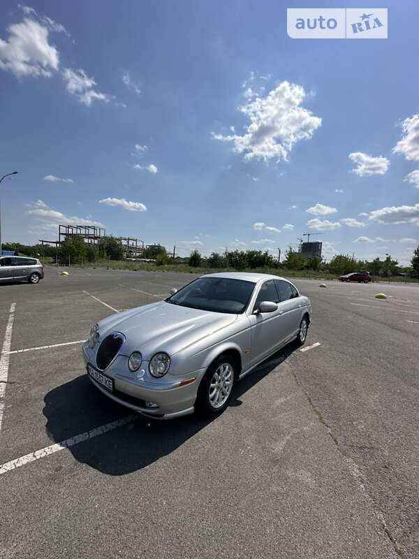 Jaguar S-type (2004)