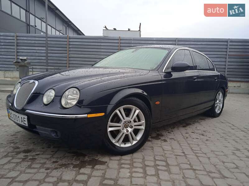 Jaguar S-type (2004)