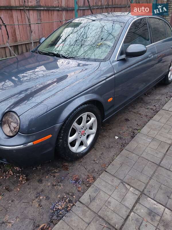 Jaguar S-type (2005)