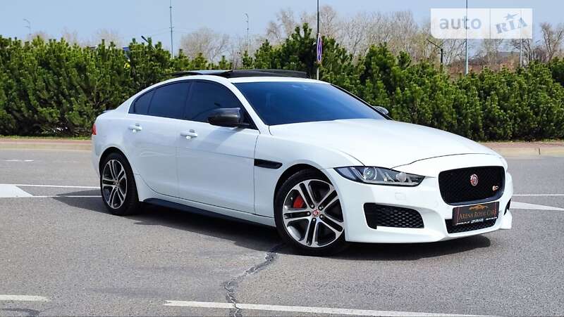 Jaguar Xe (2019)