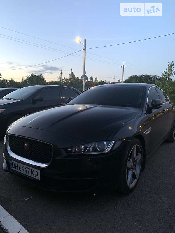 Jaguar Xe (2015)