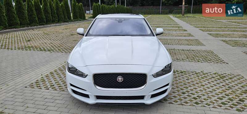 Jaguar Xe (2018)