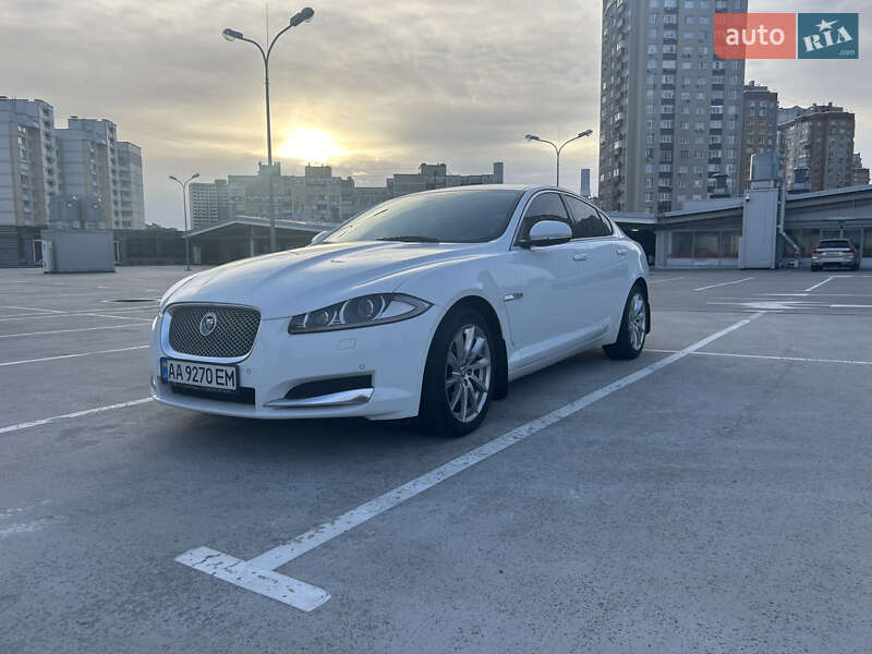Jaguar Xf (2012)
