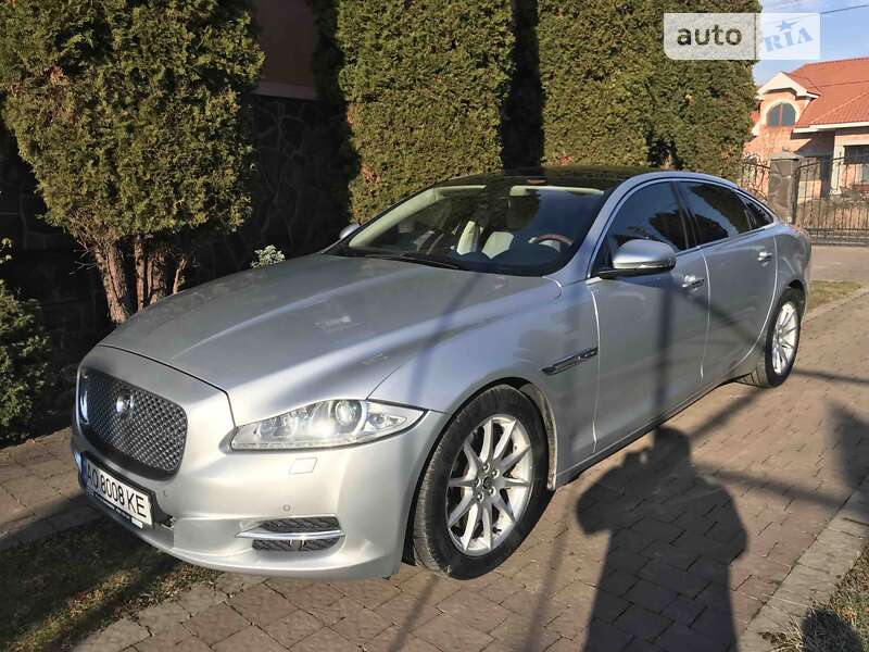 Jaguar Xj (2010)