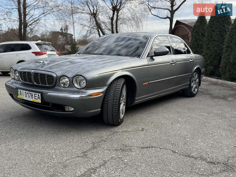 Jaguar Xj (2003)