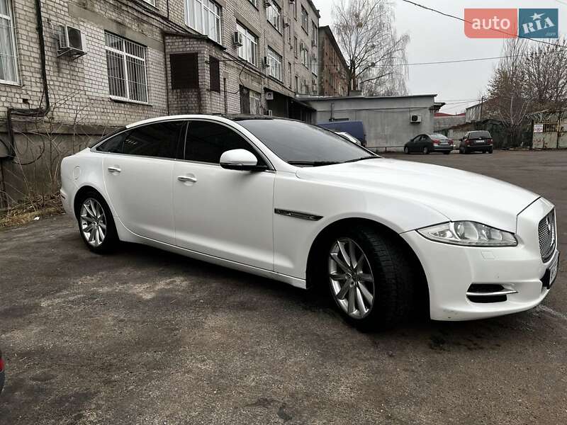 Jaguar Xj (2012)