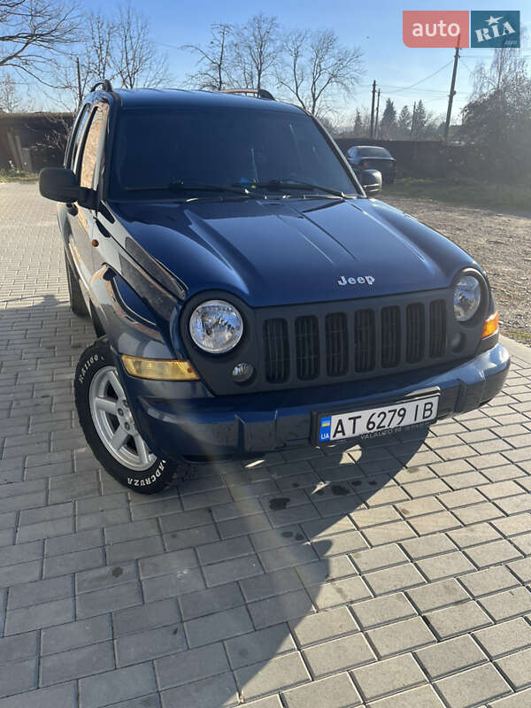 Jeep Cherokee (2005)