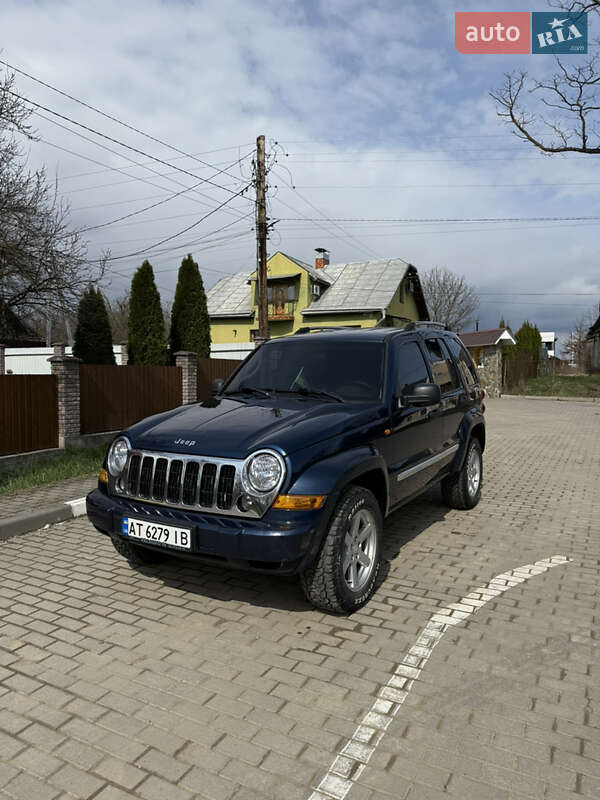 Jeep Cherokee (2005)