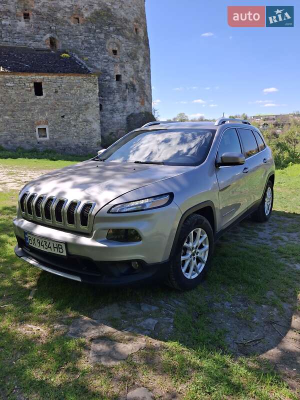 Jeep Cherokee (2016)