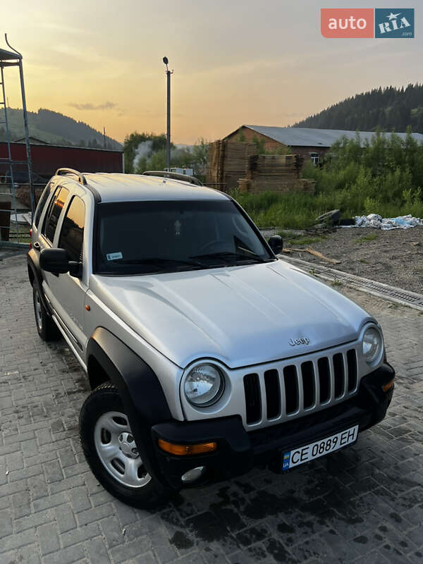 Jeep Cherokee (2004)