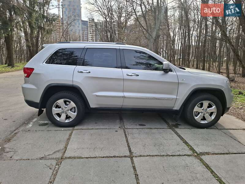 Jeep Grand cherokee (2011)
