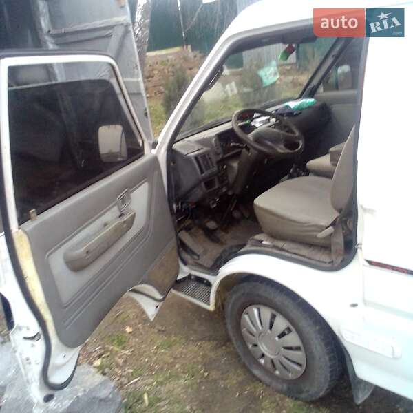Kia Besta (1997)
