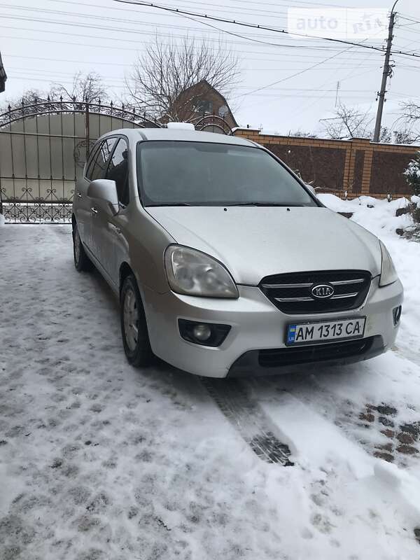 Kia Carens (2006)