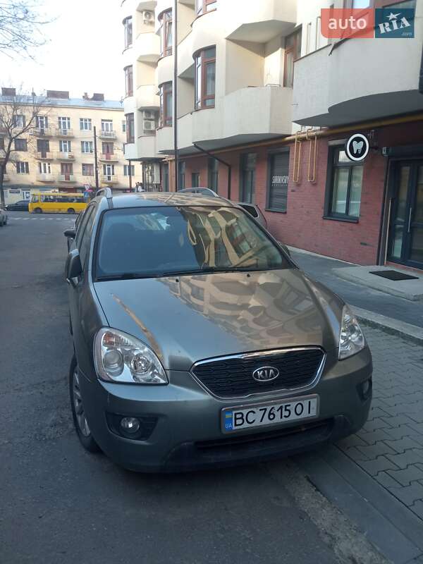 Kia Carens (2011)