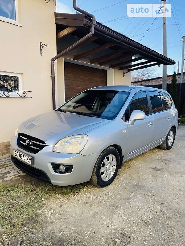 Kia Carens (2008)
