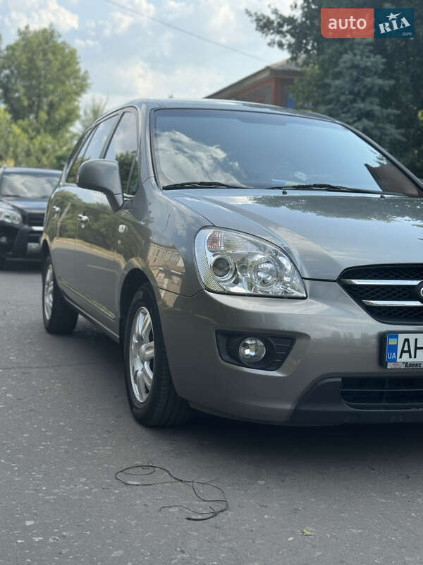 Kia Carens (2008)