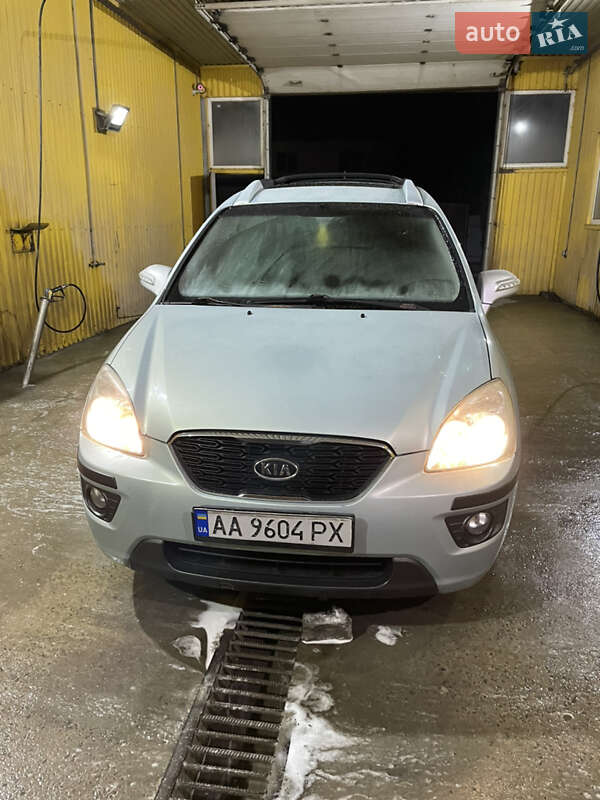 Kia Carens (2012)