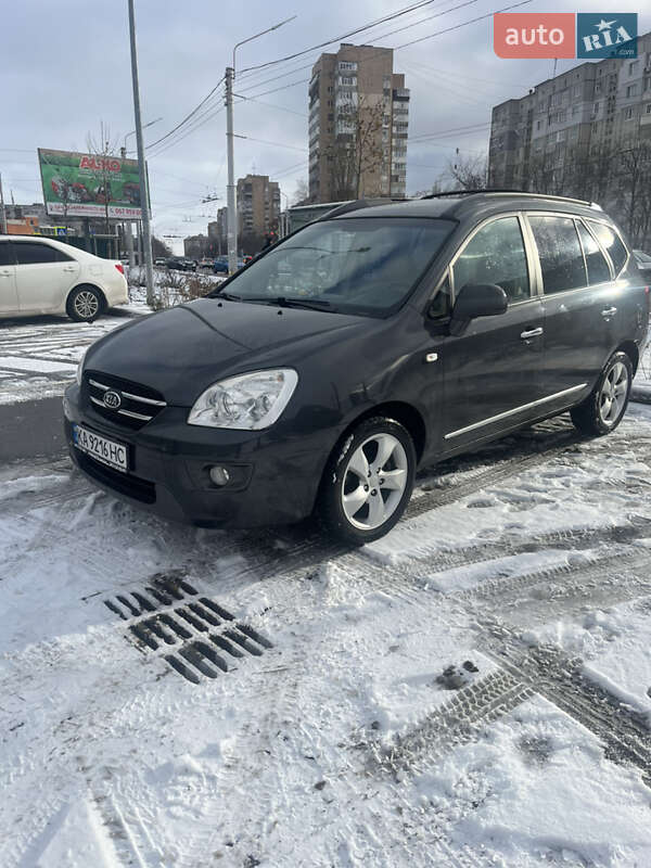 Kia Carens (2006)