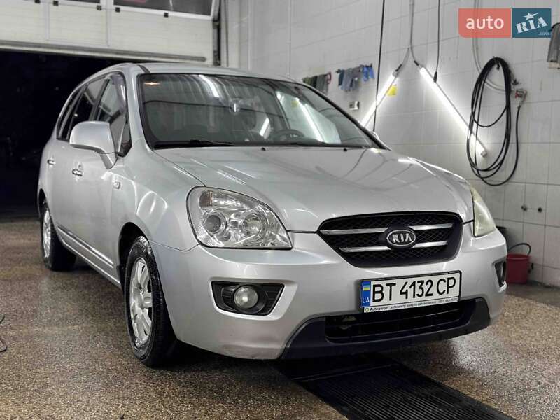 Kia Carens (2007)