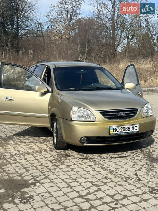 Kia Carens (2002)
