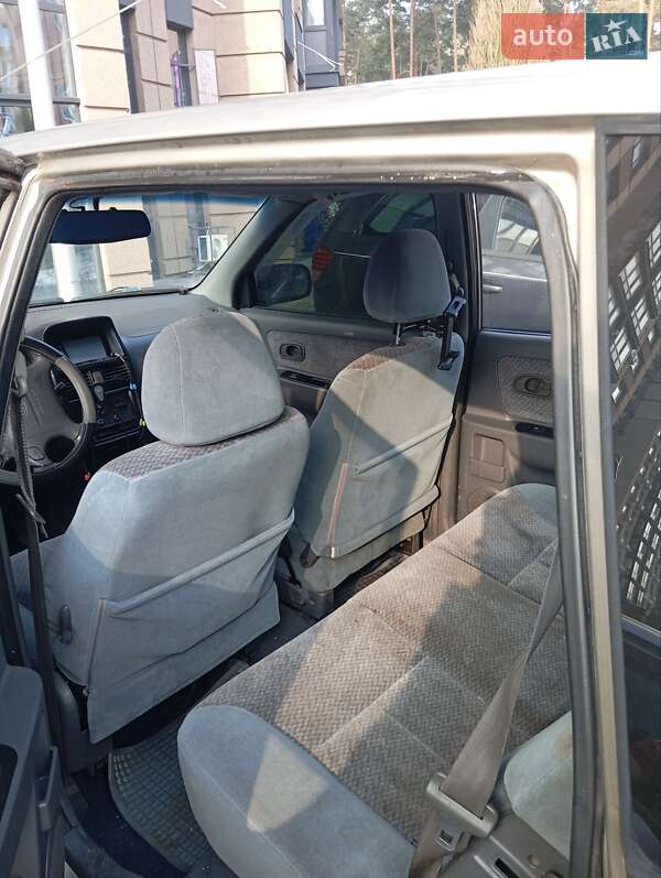 Kia Carens (2000)