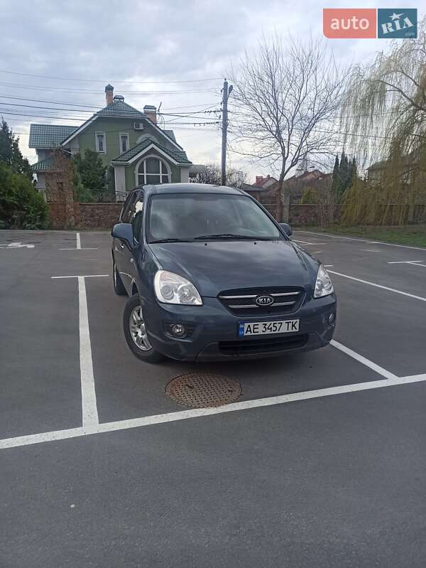 Kia Carens (2008)