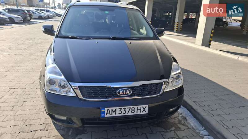 Kia Carnival (2011)