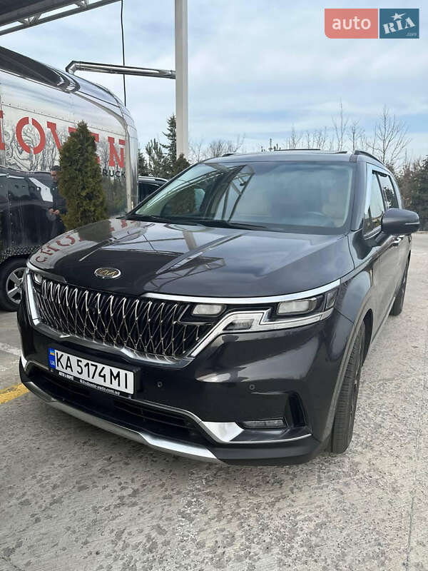 Kia Carnival (2021)