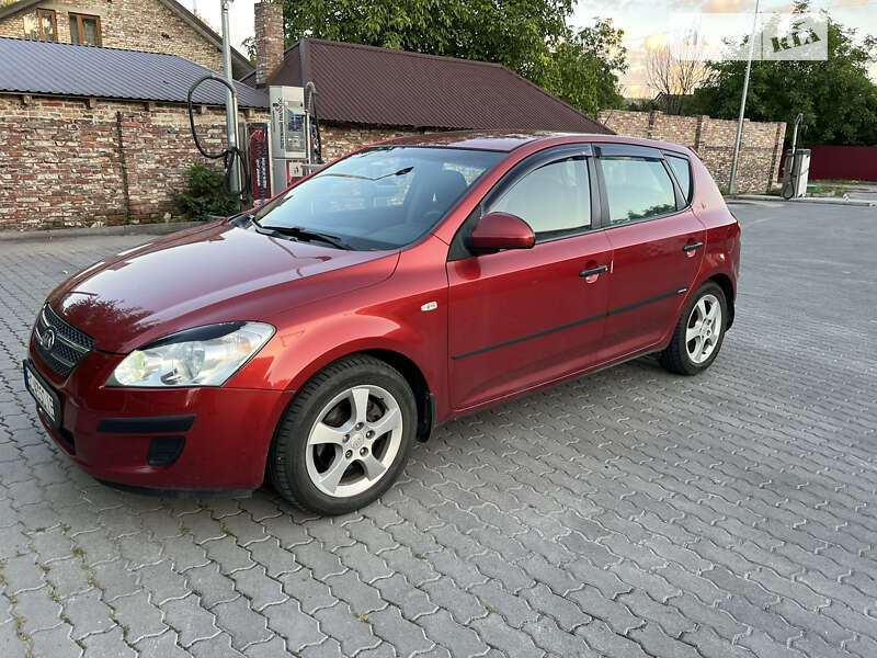Kia Ceed (2007)