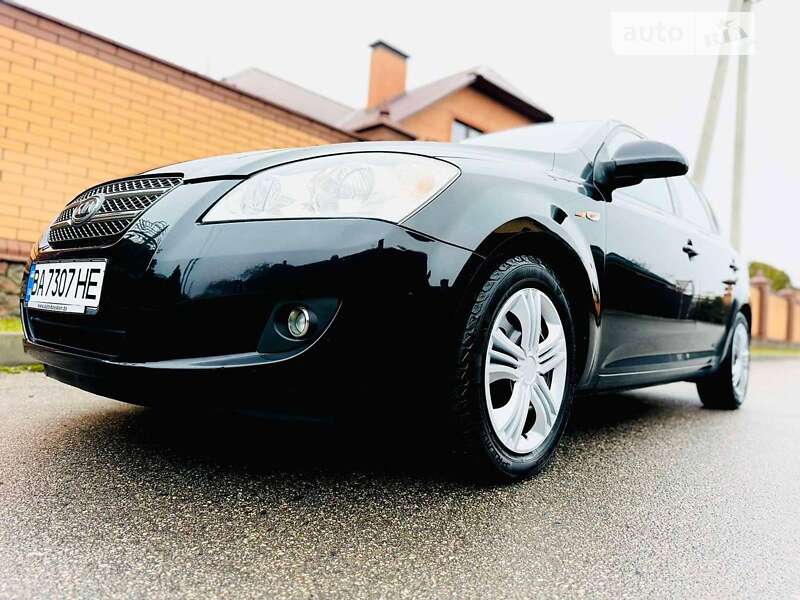 Kia Ceed (2007)