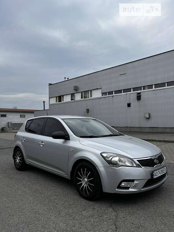 Kia Ceed (2011)