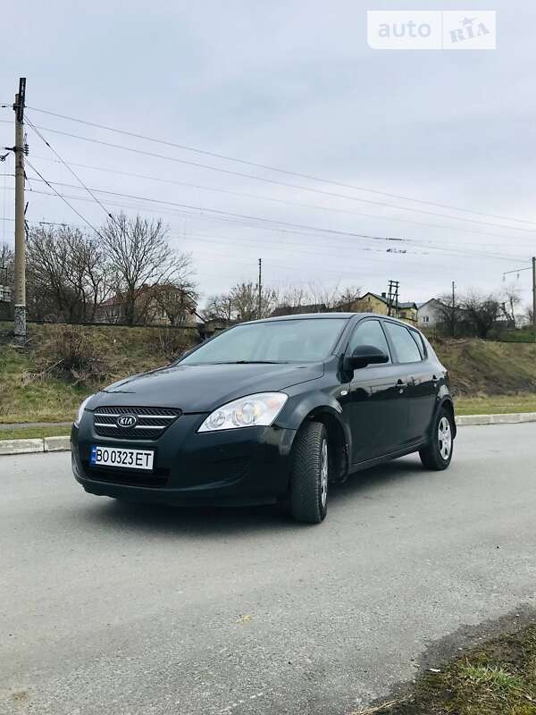 Kia Ceed (2008)
