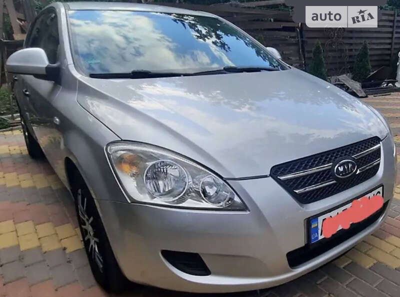 Kia Ceed (2007)