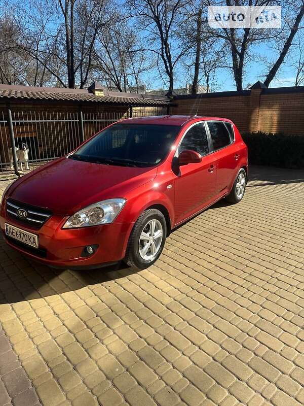 Kia Ceed (2007)