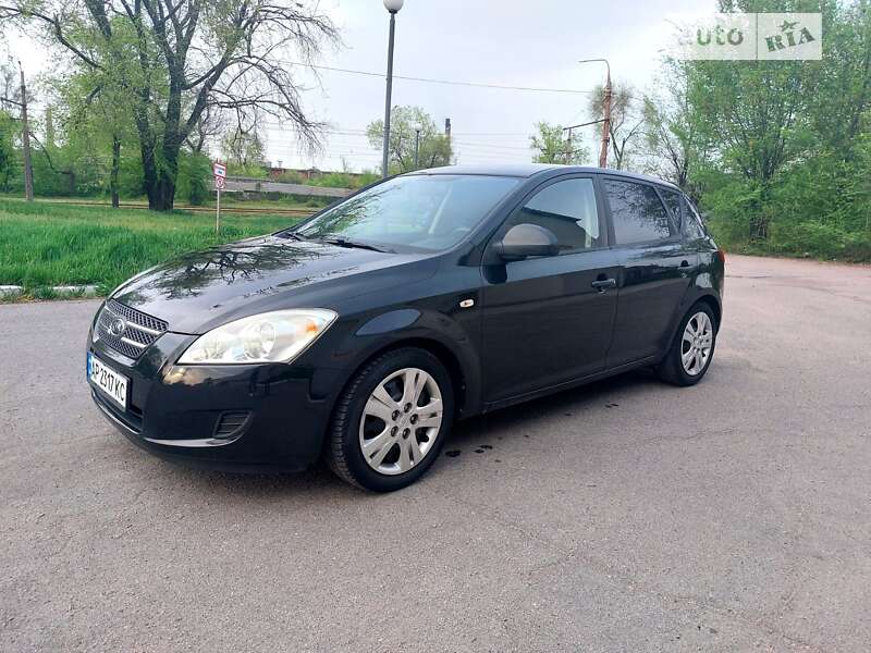 Kia Ceed (2008)